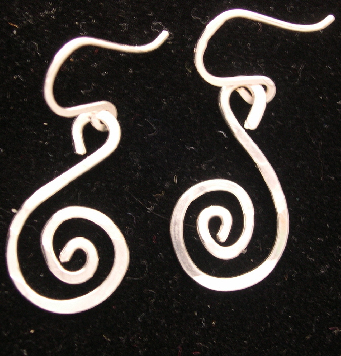 SMALL SWIRL EARRINGS