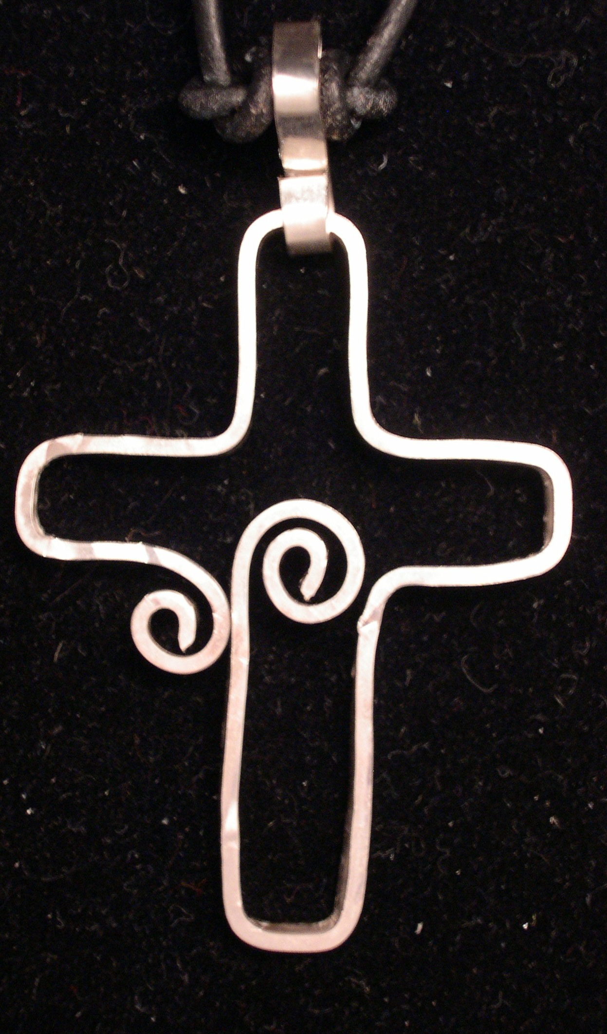 MASCULINE CROSS PENDANT