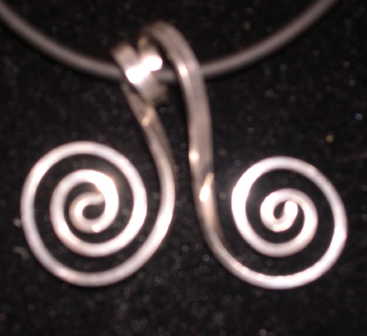 SWIRL PENDANT (SMALL)