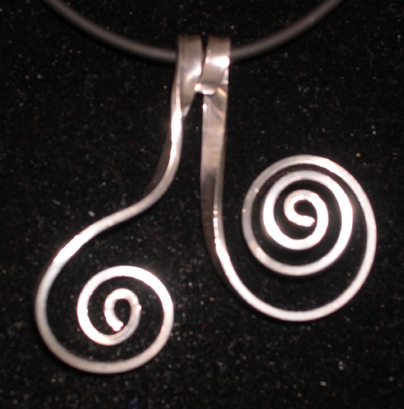 SWIRL PENDANT (SMALL)
