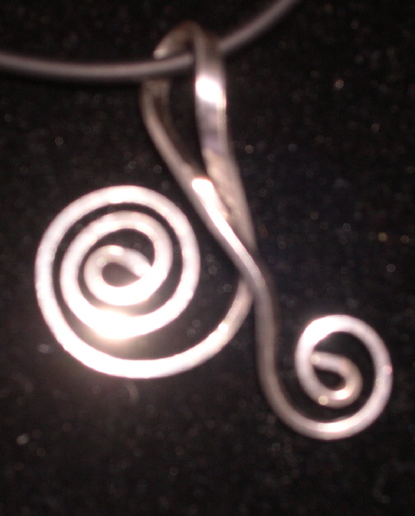 SWIRL PENDANT (SMALL)