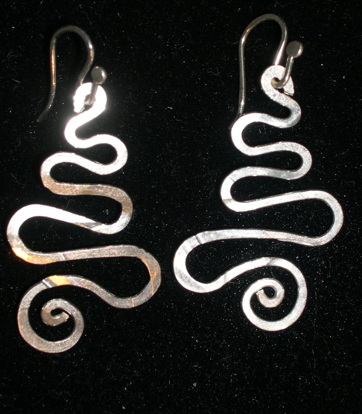 SWIRL WAVE EARRINGS