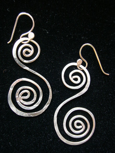SWIRL DESIGNED EARRINGS