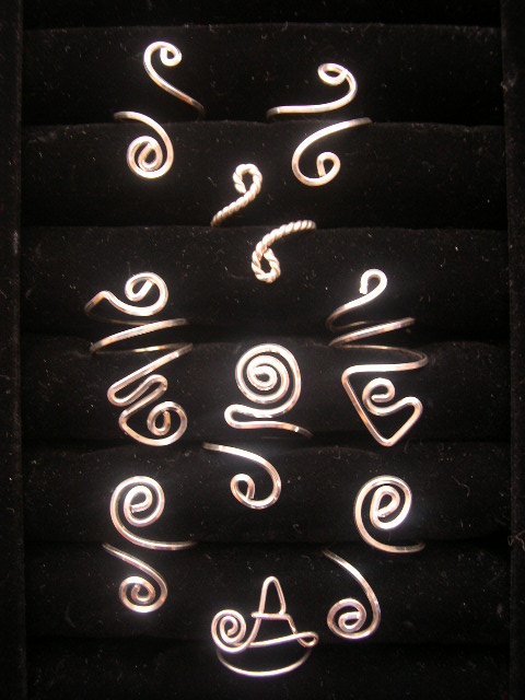 SIMPLE SWIRL TOE RING - SQUARE WIRE