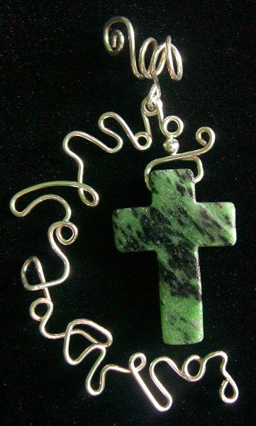 AVENTURINE CROSS PENDANT