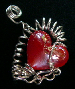 RED GLASS HEART PENDANT