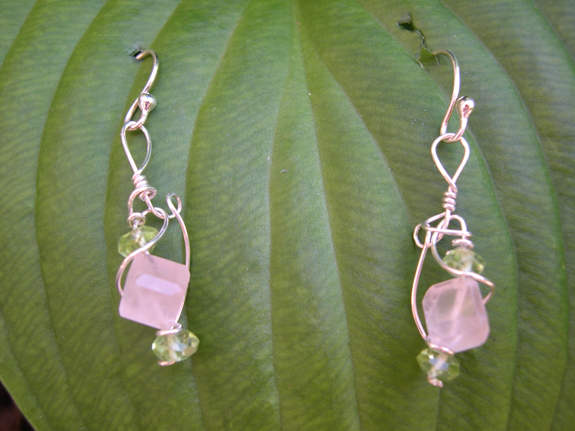 ROSE QUARTZ ANDPERIDOT EARRINGS