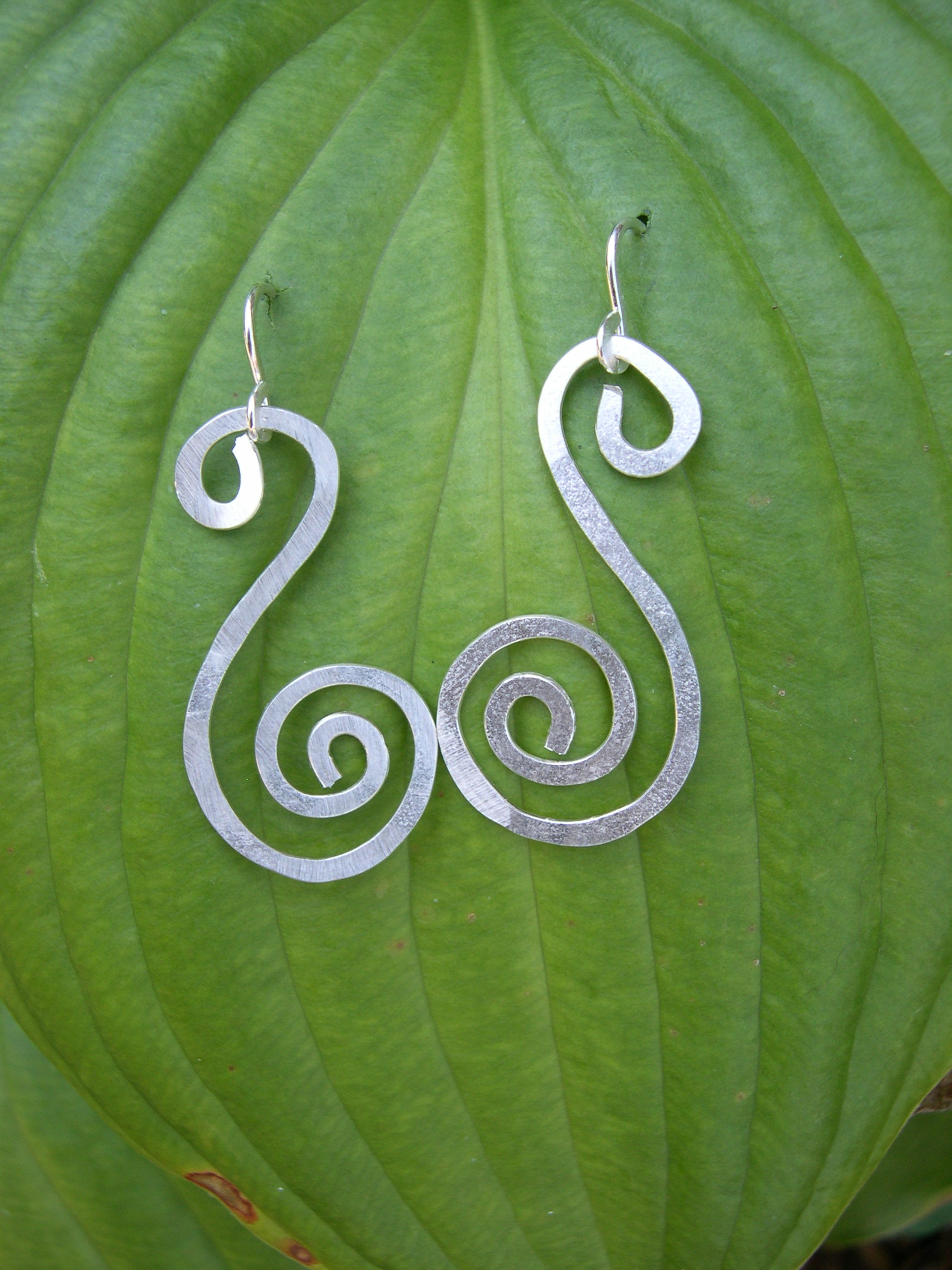 SWIRL EARRINGS