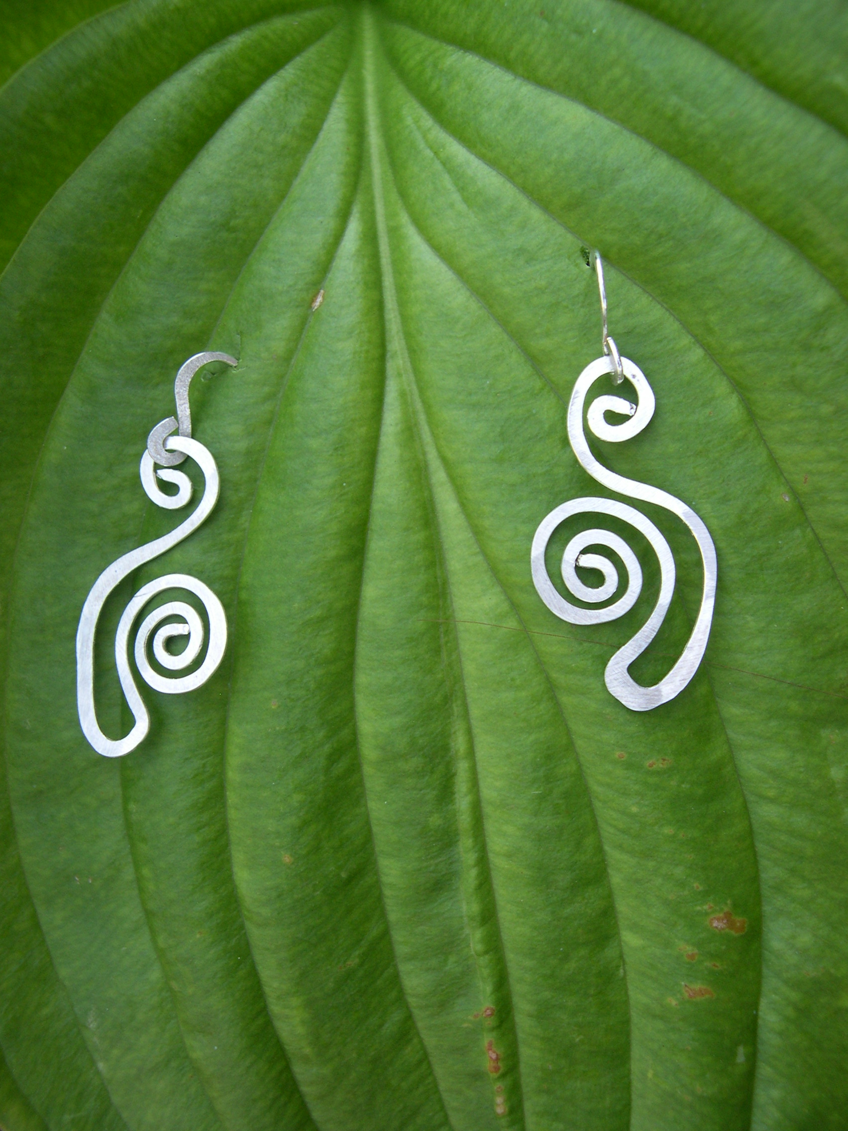 SWIRL EARRINGS