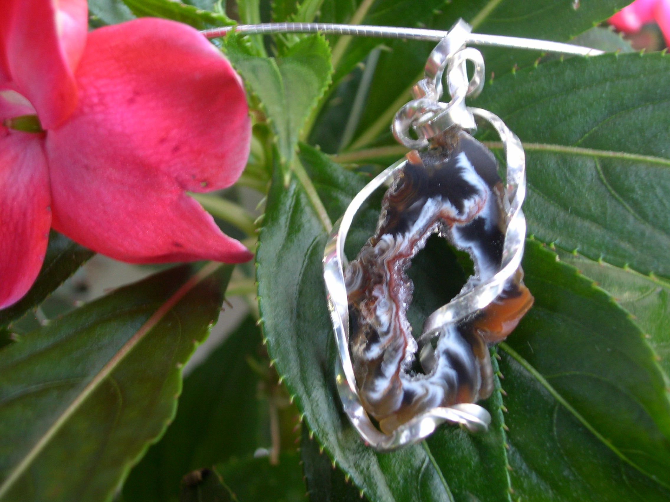 BLACK & BROWN SLICED AGATE PENDANT