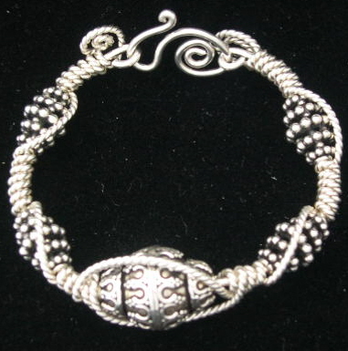 BANGLE WIRE BRACELET